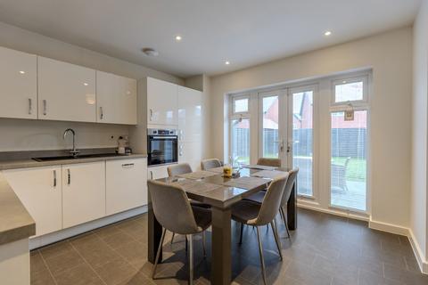 3 bedroom semi-detached house for sale, Bickerton close, Crewe CW1