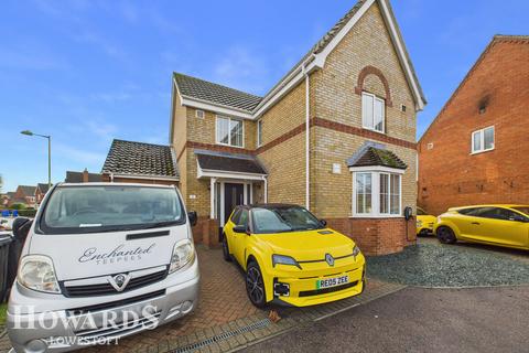 4 bedroom detached house for sale, Anchor Way, Lowestoft
