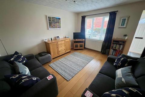 2 bedroom semi-detached house for sale, Bramble Close, Malvern