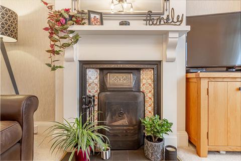 4 bedroom semi-detached house for sale, Grange Avenue, Worcester