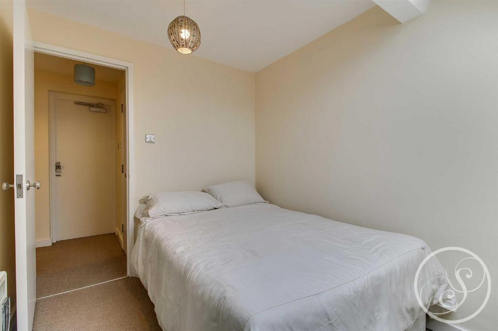 House in Leeds, West Yorkshire - More