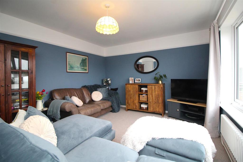 Living room 1 .JPG