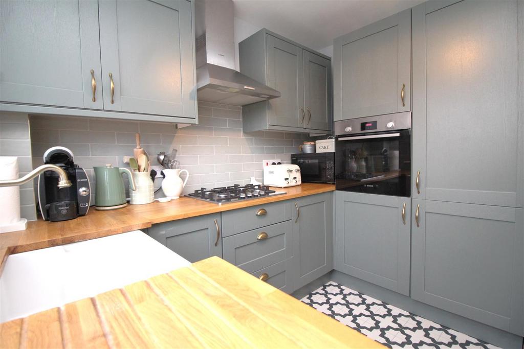 Kitchen 2.JPG