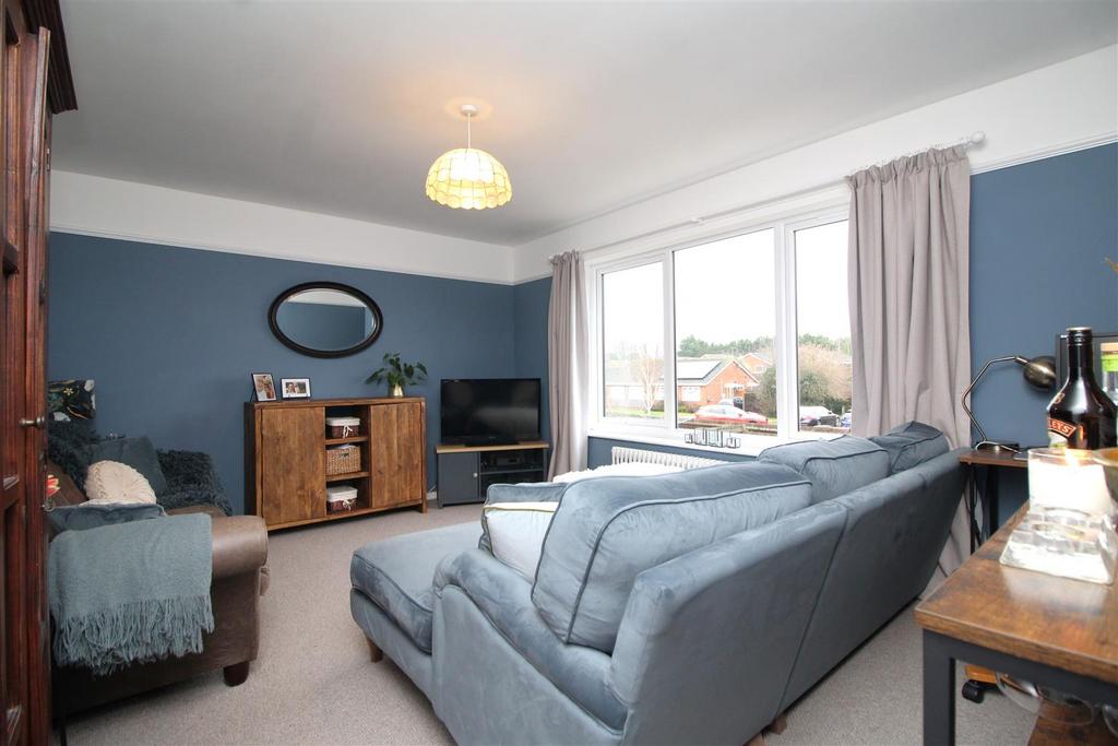 Living room 3.JPG