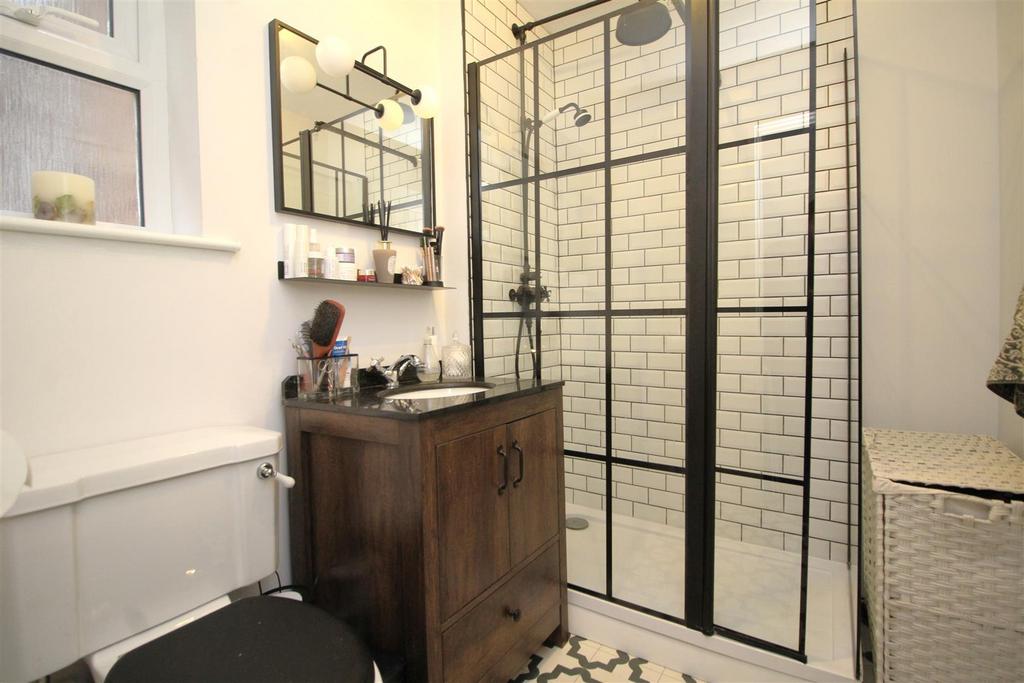 Shower room 1.JPG