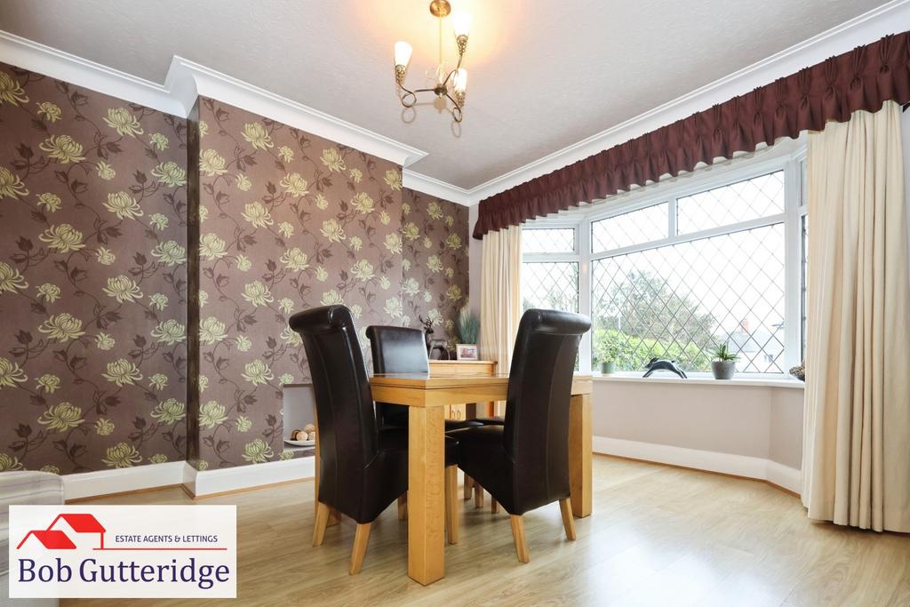 Bay fronted dining room