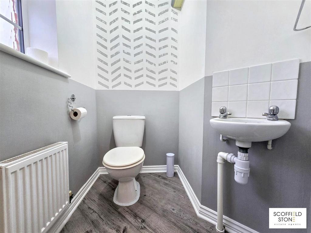 Guest Cloakroom/WC