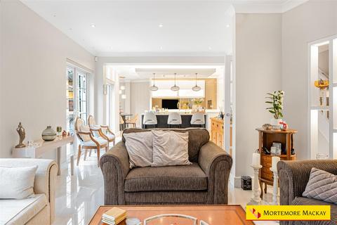 4 bedroom semi-detached house for sale, Laurel Drive, London