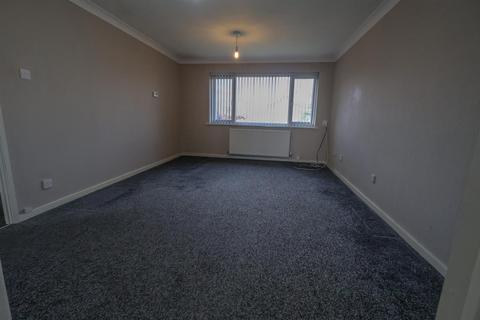 2 bedroom flat to rent, Walkers Heath Road, Birmingham