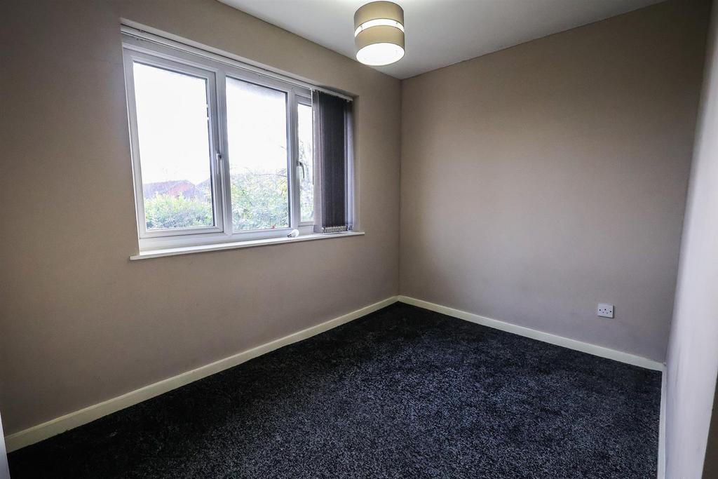 96 bedroom 1.jpg