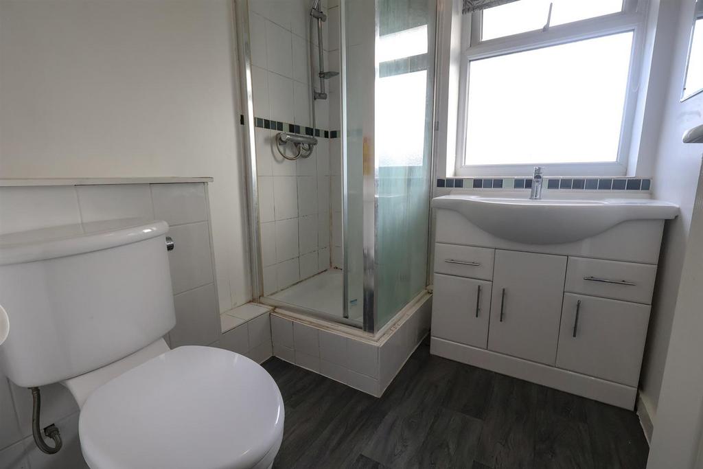96 bathroom.jpg