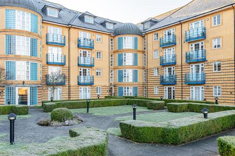 2 bedroom apartment for sale, Newland Gardens, Hertford SG13