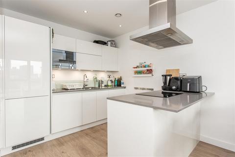 1 bedroom flat for sale, St. Pauls Way, Bow, E3