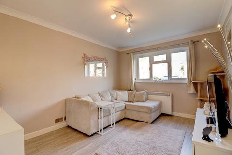 1 bedroom apartment for sale, Old Coach Drive, Buckinghamshire HP11