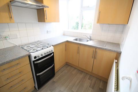 3 bedroom semi-detached house to rent, Summerton Road, Leamington Spa CV31