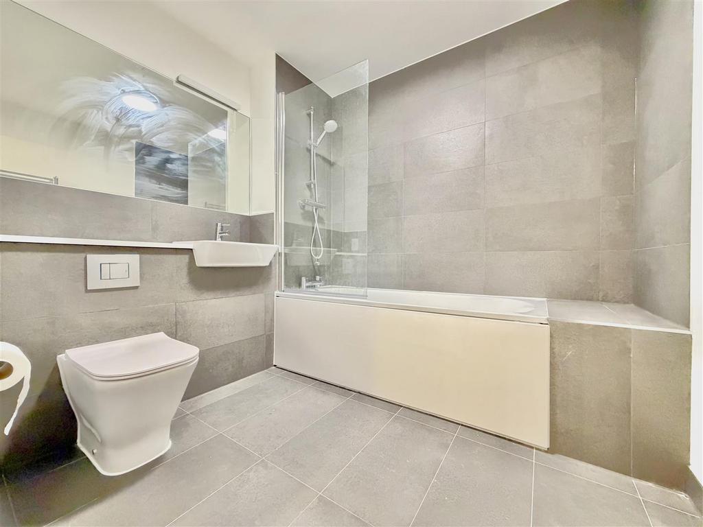 Bathroom/ WC