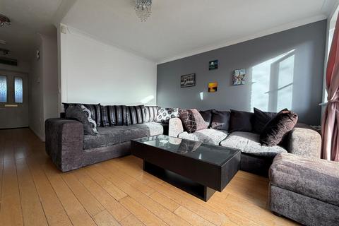 3 bedroom house to rent, Goodey Road, Barking
