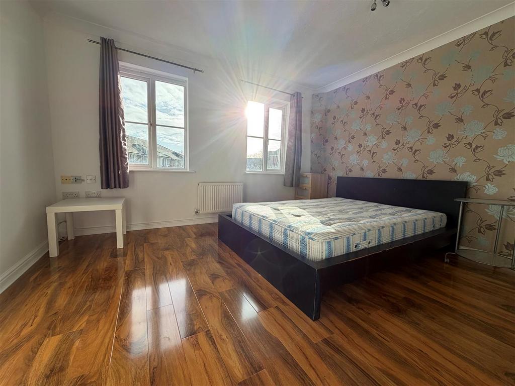 Bedroom 5.jpg