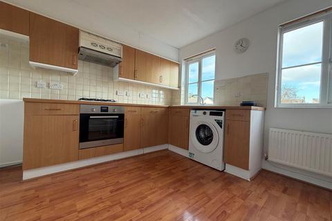 3 bedroom house to rent, Goodey Road, Barking