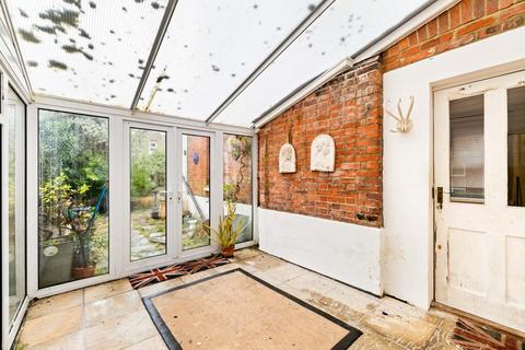 2 bedroom ground floor flat for sale, Bouverie Road West, Folkestone, CT20