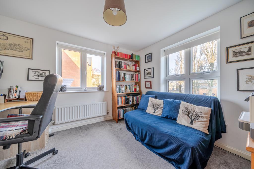 Bedroom / Office