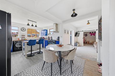 3 bedroom detached house for sale, Clifftown Gardens, Herne Bay
