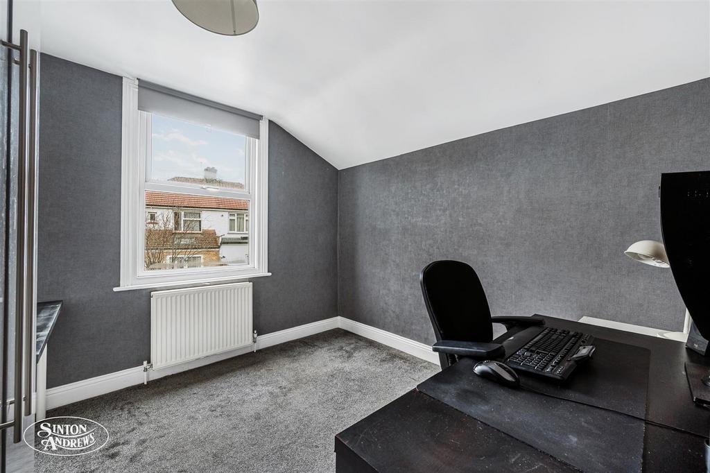 11 Elthorne Avenue-16.jpg