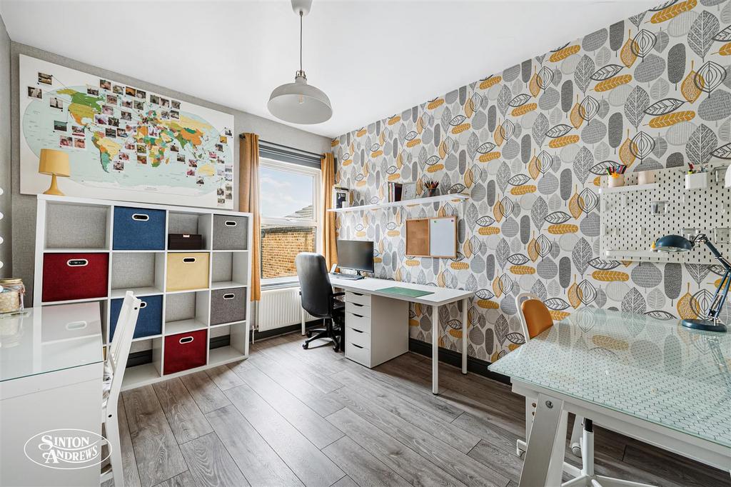 11 Elthorne Avenue-15.jpg