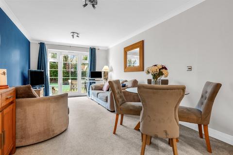 2 bedroom apartment for sale, Newland Gardens, Hertford SG13