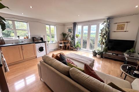 2 bedroom apartment for sale, Foxholme Court, Crewe