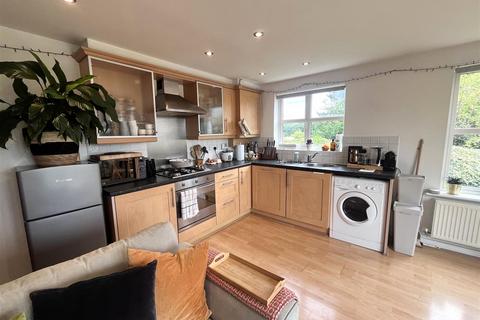 2 bedroom apartment for sale, Foxholme Court, Crewe