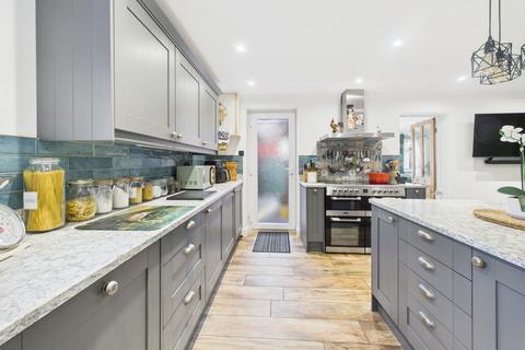 3 bedroom end of terrace house for sale, Smithville Close, Lydney GL15