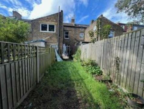 Eccleston gdn.jpg