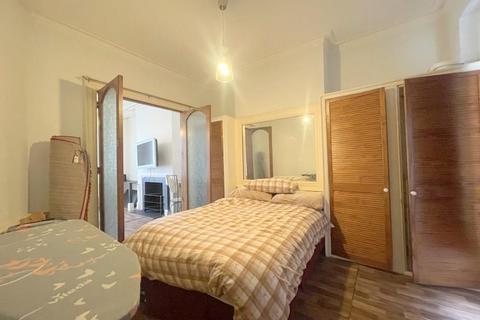1 bedroom ground floor flat to rent, Eccleston Road Ealing