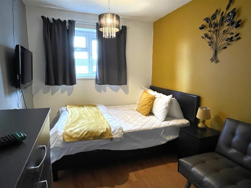 Bedroom4.JPG
