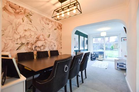 3 bedroom semi-detached house for sale, Rowan Close, Aylesford