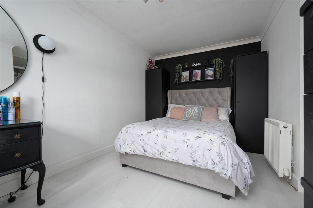 62 Meldrum Court018.JPG