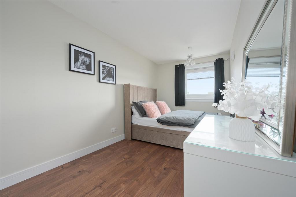 62 Meldrum Court022.JPG