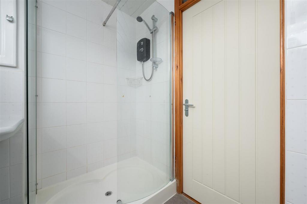 62 Meldrum Court024.JPG