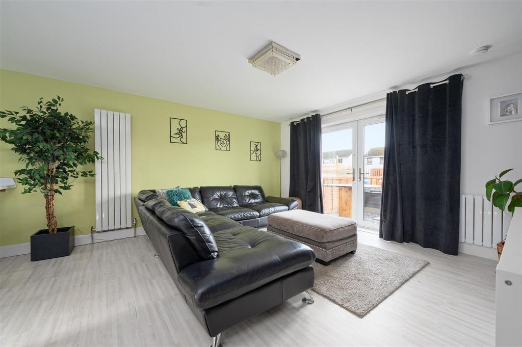 62 Meldrum Court012.JPG