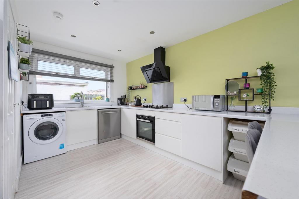62 Meldrum Court009.JPG