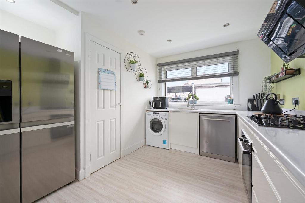 62 Meldrum Court010.JPG