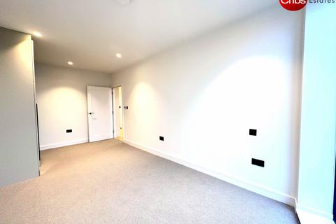 2 bedroom flat to rent, London, SW20
