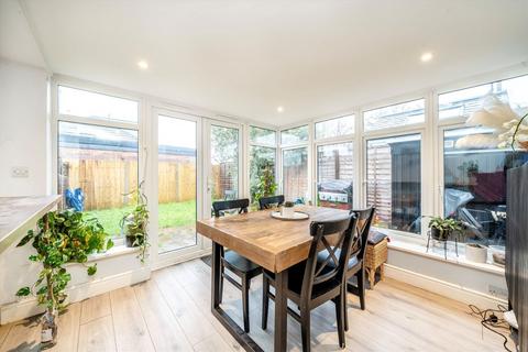 3 bedroom semi-detached house for sale, Oak Avenue, Hampton TW12