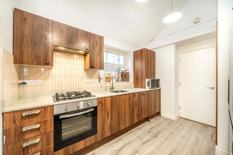3 bedroom semi-detached house for sale, Oak Avenue, Hampton TW12