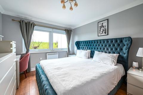 2 bedroom flat for sale, Ashford Road, Surrey TW15