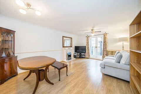 2 bedroom flat to rent, Russell Road, London W14