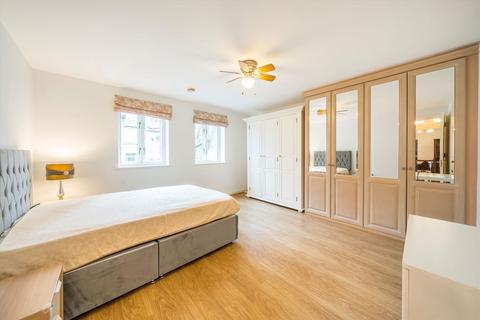 2 bedroom flat to rent, Russell Road, London W14