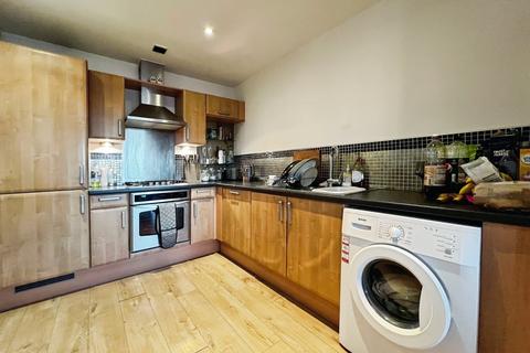 2 bedroom flat to rent, St James Quay, Brewery Wharf, Leeds, UK, LS10