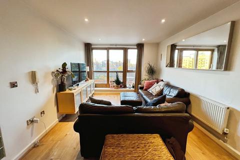 2 bedroom flat to rent, St James Quay, Brewery Wharf, Leeds, UK, LS10